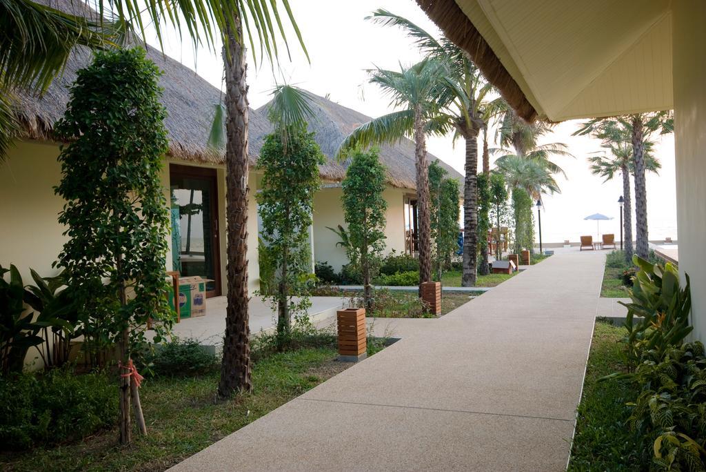 Nantra de Deluxe Hotel Had Yao Beach Bagian luar foto