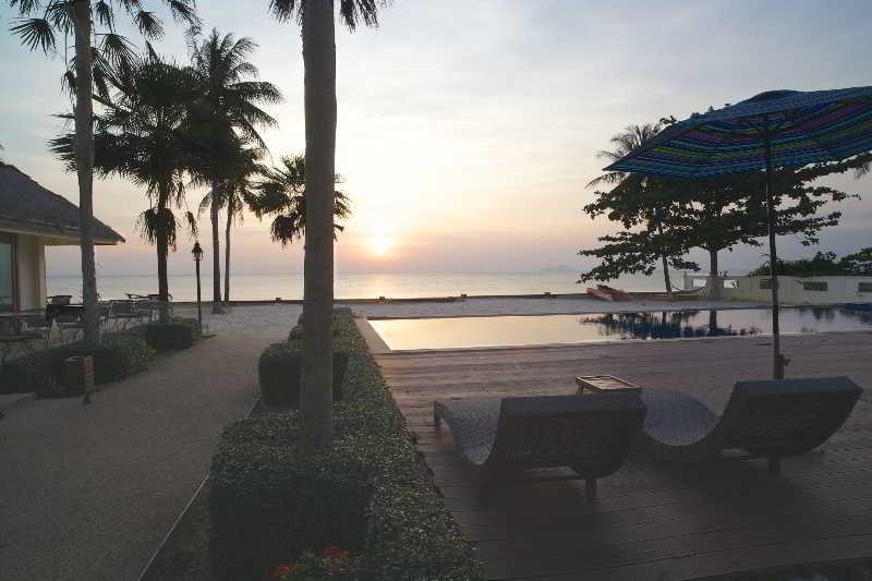 Nantra de Deluxe Hotel Had Yao Beach Bagian luar foto